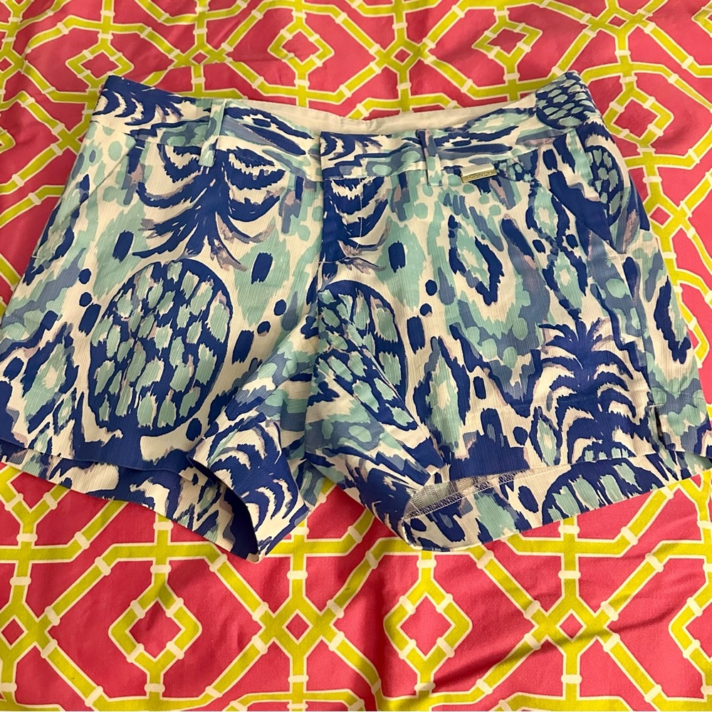 Blue ikat-pineapple Lilly Pulitzer shorts nwot Sz 6